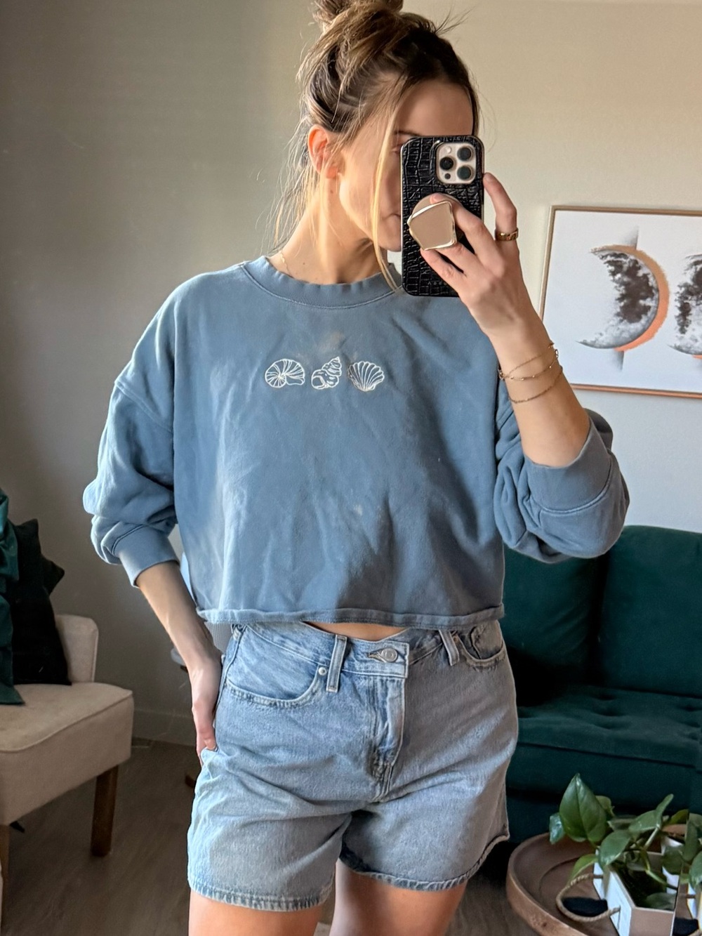 Wild Fable Seashell Cropped Sweatshirt – Size L 🐚💙